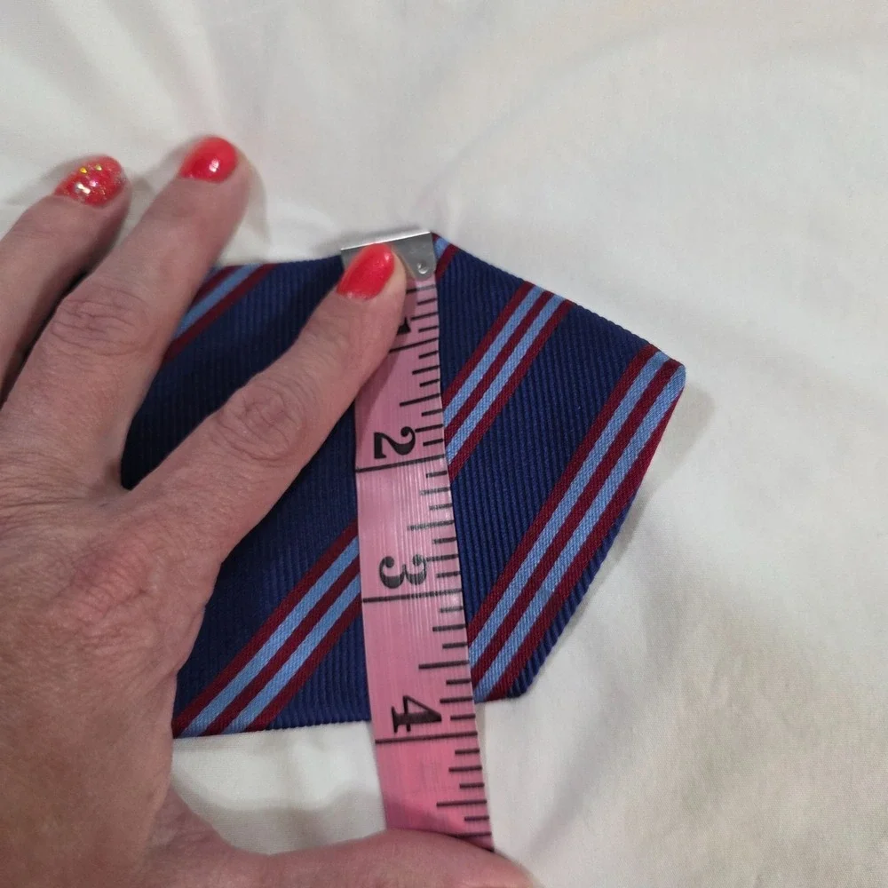 Brooks Brothers Silk REPP Stripe Necktie Blue Red Lined Pattern Woven in England